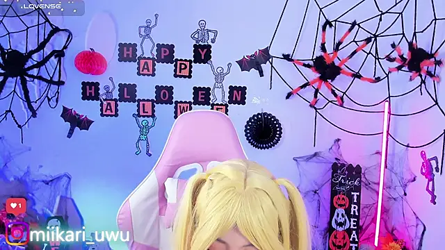 Ahri Elderwood online show from 10/25/25, 05:06