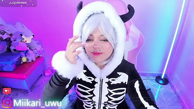 Ahri Elderwood online show from 11/28/25, 03:50