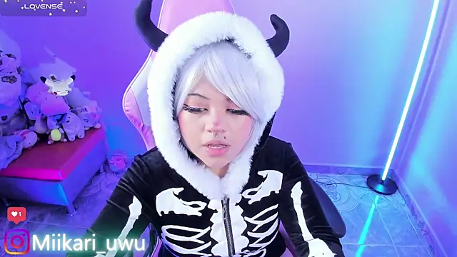 Ahri Elderwood online show from 11/16/25, 05:34