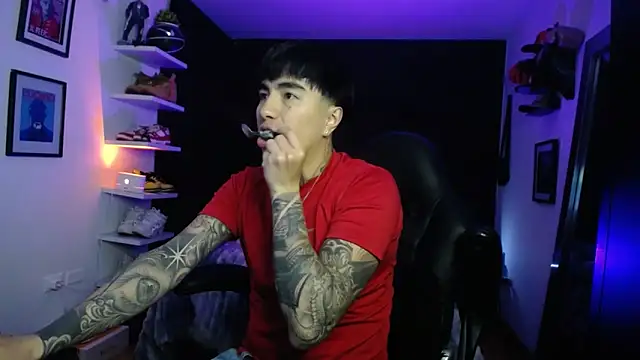 jung dragon online show from 10/22/25, 05:40