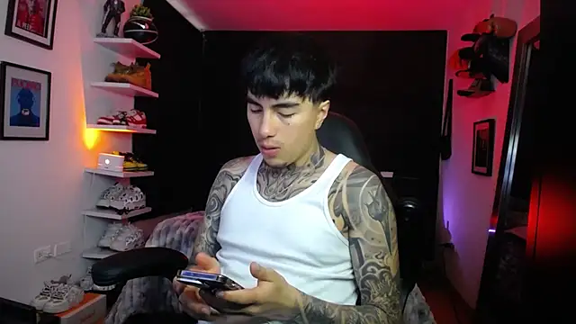 jung dragon online show from 10/11/25, 01:56
