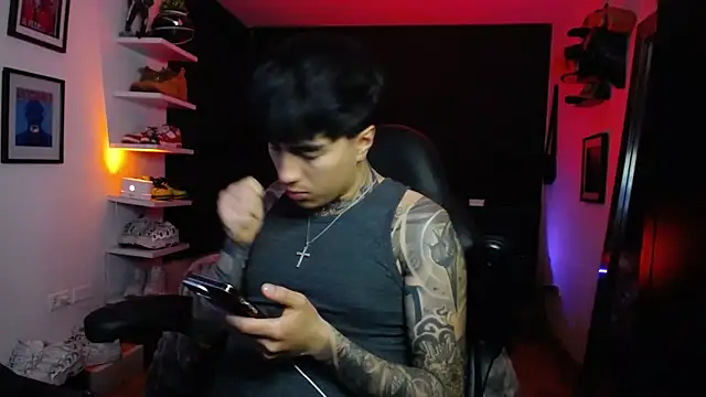 jung dragon online show from 10/21/25, 03:17