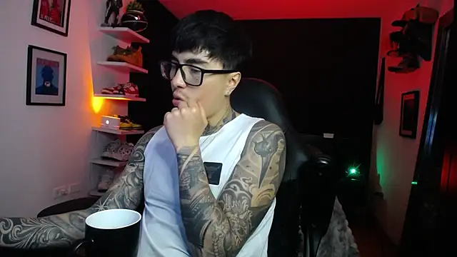 jung dragon online show from 10/16/25, 01:47