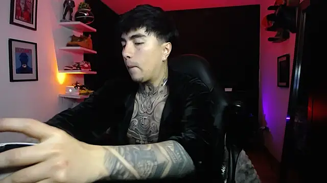 jung dragon online show from 10/29/25, 04:44