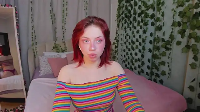 Snapshot of Love_is_Lola chatting on 01/08/26, 11:55 Love is Lola online show from 01/08/26, 11:55