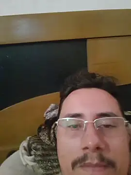 luissilva0071 online show from 10/17/25, 12:18