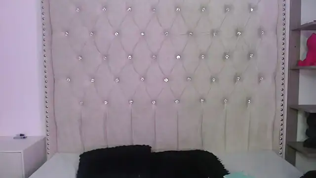 Snapshot of Abril_Squirt chatting on 02/20/26, 11:17 Abril Squirt online show from 02/20/26, 11:17