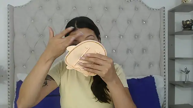 Snapshot of Abril_Squirt chatting on 07/01/26, 11:27 Abril Squirt online show from 07/01/26, 11:27