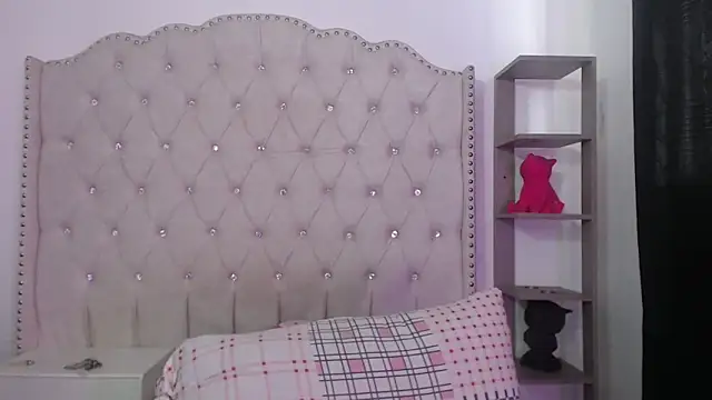 Abril Squirt online show from 04/01/26, 01:23