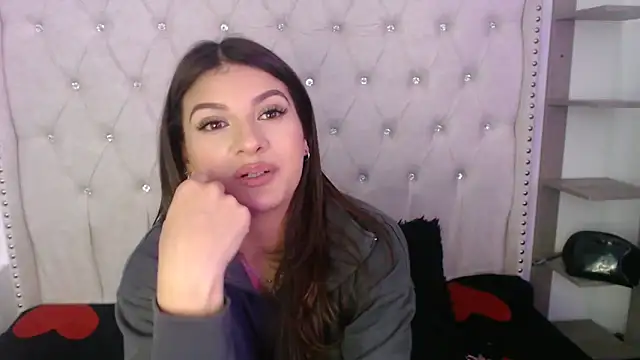 Abril Squirt online show from 10/16/25, 08:39