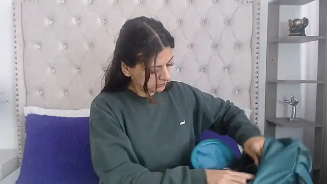 Snapshot of Abril_Squirt chatting on 07/12/26, 02:40 Abril Squirt online show from 07/12/26, 02:40