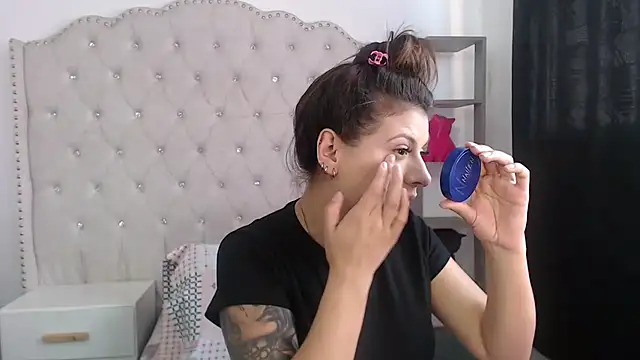 Abril Squirt online show from 03/15/26, 06:37