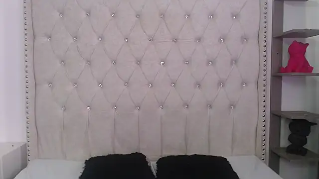 Snapshot of Abril_Squirt chatting on 02/25/26, 08:41 Abril Squirt online show from 02/25/26, 08:41