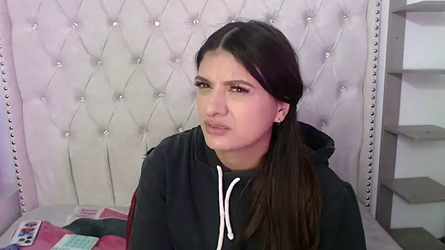 Abril Squirt online show from 11/21/25, 10:31