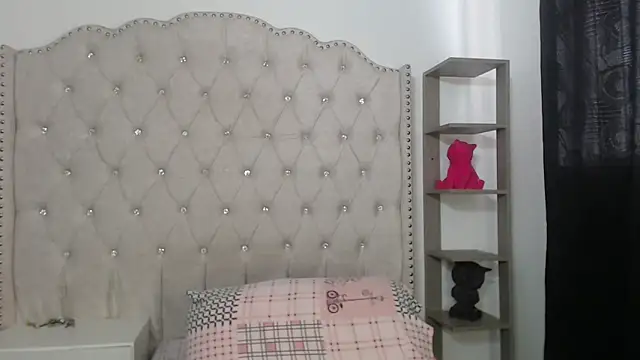 Abril Squirt online show from 03/12/26, 08:35