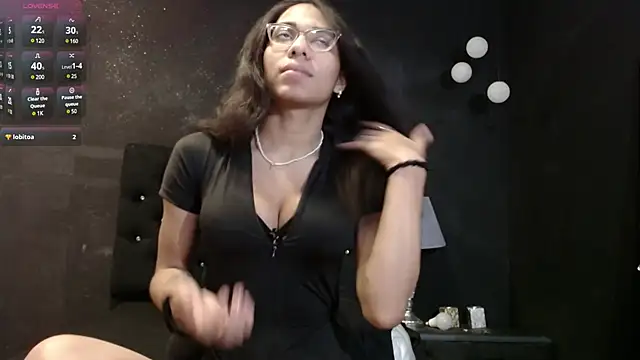 Snapshot of EmilyGomezLS chatting on 03/22/25, 11:42 EmilyGomezLS online show from 03/22/25, 11:42