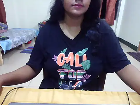 Snapshot of JustinaIra chatting on 10/02/25, 06:11 JustinaIra online show from 10/02/25, 06:11
