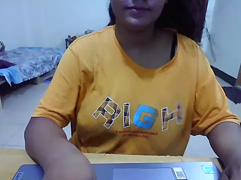 Snapshot of JustinaIra chatting on 10/11/25, 07:04 JustinaIra online show from 10/11/25, 07:04