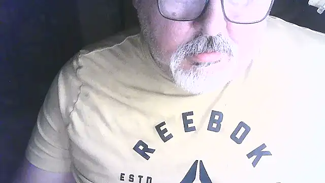 Snapshot of cashot58 chatting on 05/23/26, 03:27 cashot58 online show from 05/23/26, 03:27