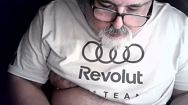 Snapshot of cashot58 chatting on 06/29/26, 01:44 cashot58 online show from 06/29/26, 01:44