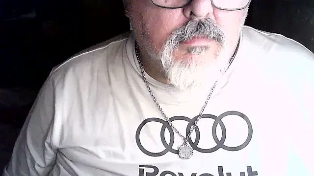 Snapshot of cashot58 chatting on 06/26/26, 01:28 cashot58 online show from 06/26/26, 01:28
