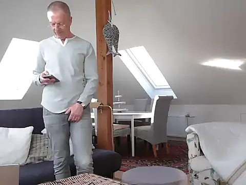 Snapshot of maxmueller321 chatting on 02/19/26, 12:57 maxmueller321 online show from 02/19/26, 12:57