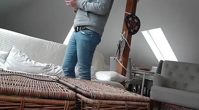 Snapshot of maxmueller321 chatting on 03/04/25, 12:55 maxmueller321 online show from 03/04/25, 12:55