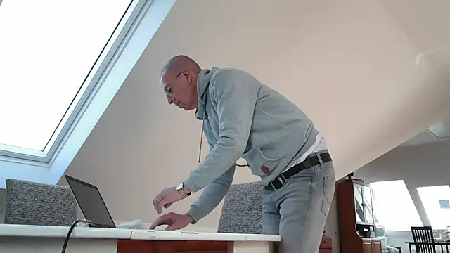 maxmueller321 online show from 04/04/26, 09:05