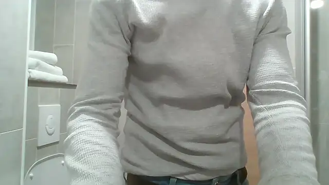 Snapshot of maxmueller321 chatting on 01/08/26, 02:01 maxmueller321 online show from 01/08/26, 02:01