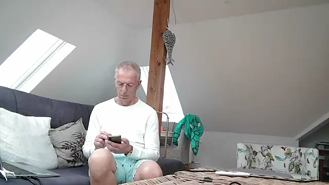 maxmueller321 online show from 03/29/26, 01:24