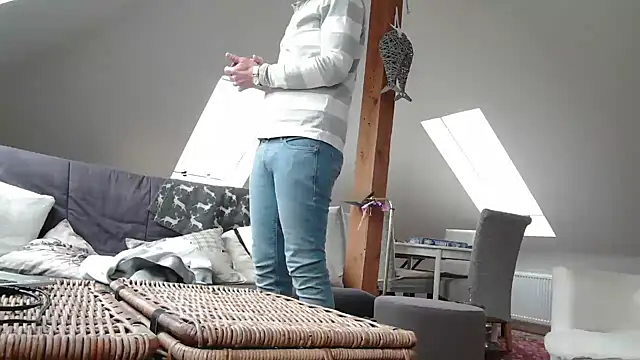 maxmueller321 online show from 04/19/26, 08:04