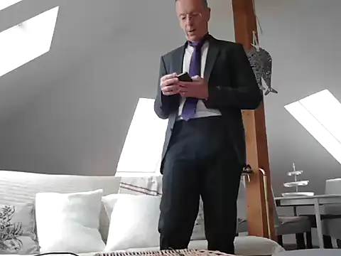 Snapshot of maxmueller321 chatting on 02/12/26, 12:38 maxmueller321 online show from 02/12/26, 12:38