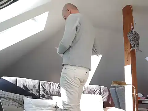 maxmueller321 online show from 03/04/26, 09:28