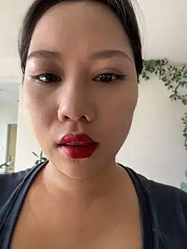 Eliza-E online show from 05/26/26, 12:09