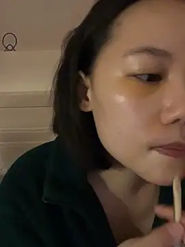 Eliza-E online show from 02/06/26, 01:01