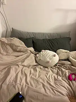 Snapshot of Eliza-E chatting on 01/15/25, 02:35 Eliza-E online show from 01/15/25, 02:35