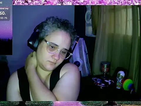 lolalicious 758 online show from 09/19/25, 11:36