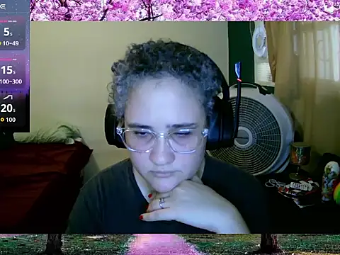 lolalicious 758 online show from 09/17/25, 06:21