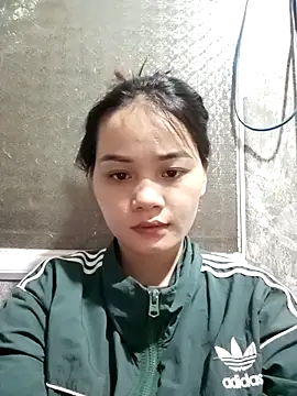 Ngoc-Trinh online show from 03/09/26, 02:15
