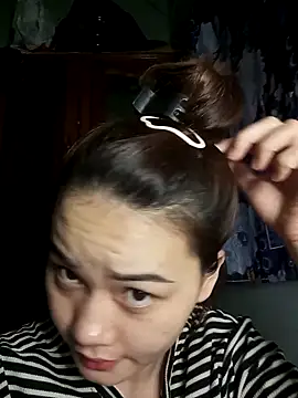 Snapshot of Ngoc-Trinh chatting on 03/15/25, 04:32 Ngoc-Trinh online show from 03/15/25, 04:32