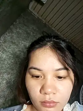 Ngoc-Trinh online show from 04/11/26, 04:54