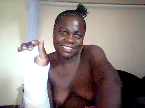 Snapshot of missarpie chatting on 02/05/25, 04:48 missarpie online show from 02/05/25, 04:48