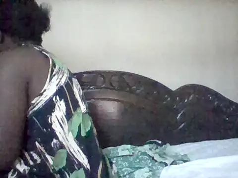 Snapshot of missarpie chatting on 09/10/25, 10:42 missarpie online show from 09/10/25, 10:42