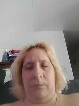 Snapshot of Icedcoffee2024 chatting on 11/02/25, 05:18 Icedcoffee2024 online show from 11/02/25, 05:18