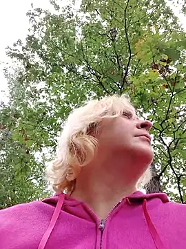 Snapshot of Icedcoffee2024 chatting on 10/07/25, 06:42 Icedcoffee2024 online show from 10/07/25, 06:42