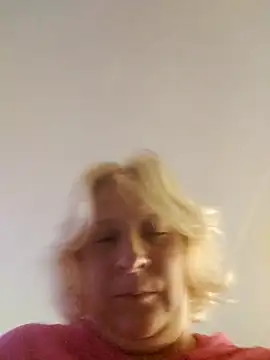 Snapshot of Icedcoffee2024 chatting on 10/17/25, 01:35 Icedcoffee2024 online show from 10/17/25, 01:35