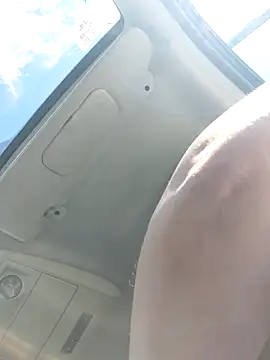 Snapshot of Icedcoffee2024 chatting on 10/23/25, 05:22 Icedcoffee2024 online show from 10/23/25, 05:22