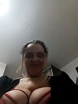 hugebobbs online show from 02/11/26, 07:41