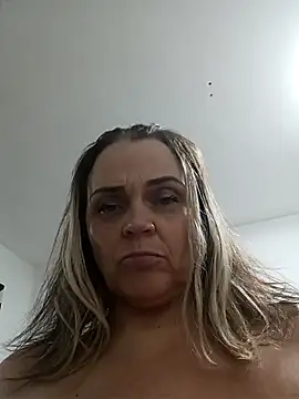 hugebobbs online show from 12/23/25, 07:51