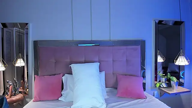 Snapshot of MelissaKarterrs chatting on 11/24/25, 12:05 MelissaKarterrs online show from 11/24/25, 12:05